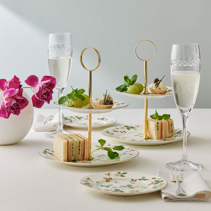 ワイルド ストロベリー 2段ケーキスタンド|WEDGWOOD公式オンラインストア