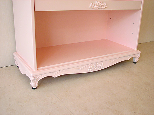 ブックシェルフ 薔薇の彫刻 バービーピンク色｜本棚／ブックシェルフ