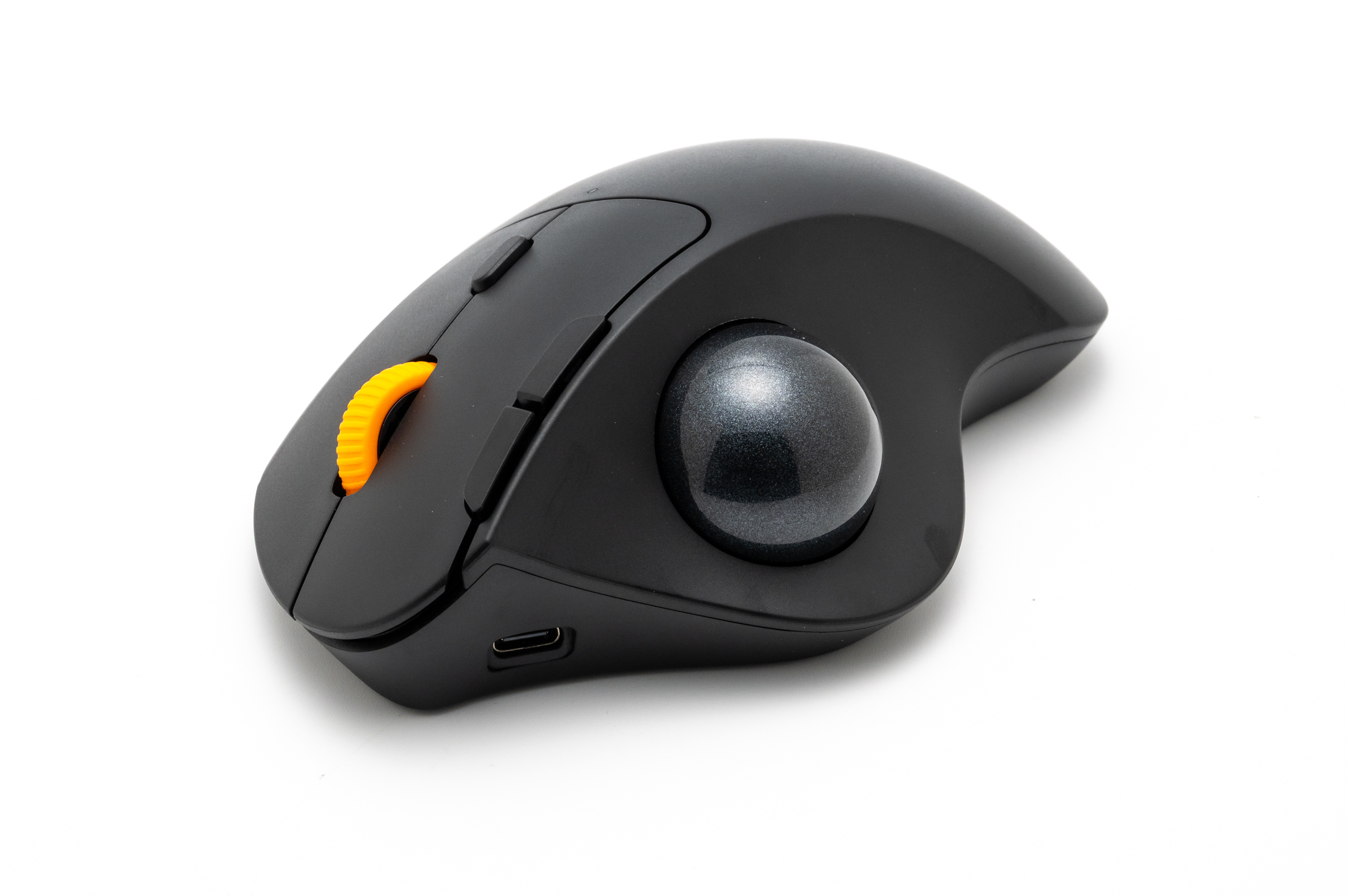 狭いスペースでも快適に。3000円のトラックボールマウス【いつモノコト