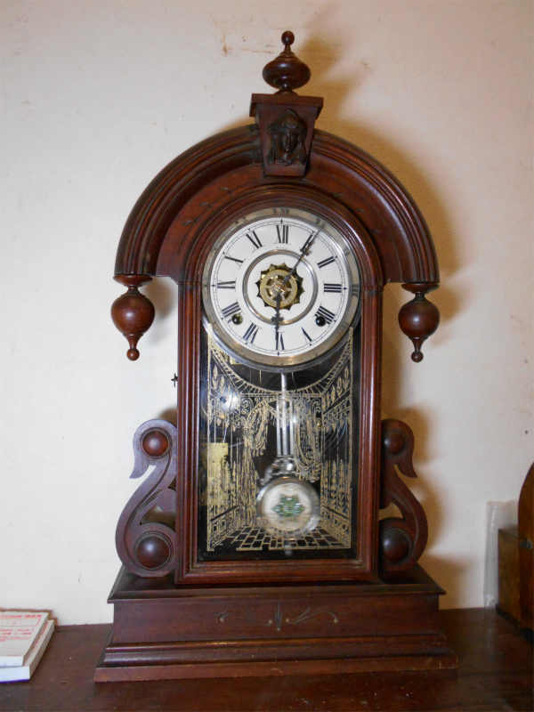 昔懐かしいアンティーク柱時計をお届け|WATERBURY