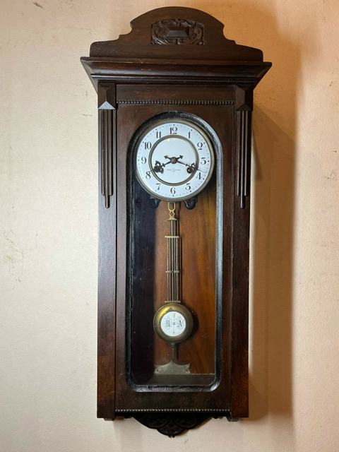 昔懐かしいアンティーク柱時計をお届け|WATERBURY