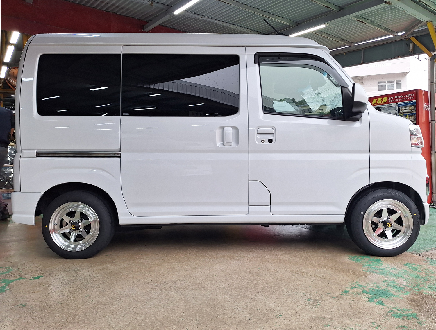 ダイハツ ハイゼットカーゴ LONGCHAMP XR-4 14×6J MAXTREK 155/65R14