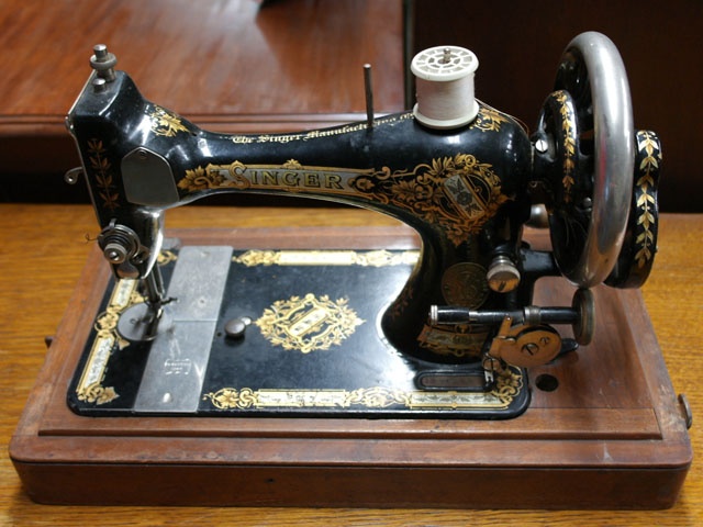 SINGER 手動ミシン 木箱付き