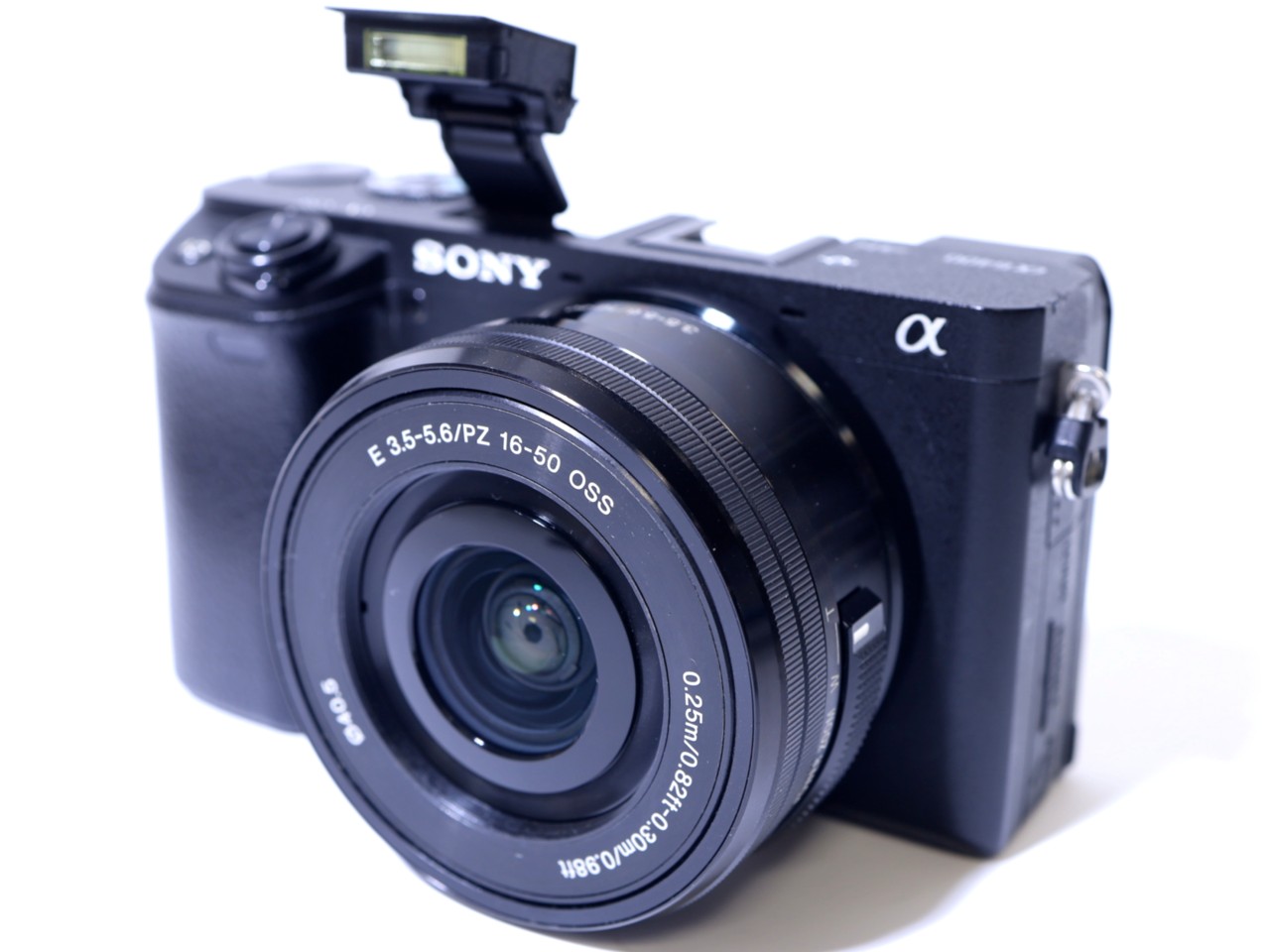 α6400 ILCE-6400L パワーズームレンズキット [ブラック] 中古価格比較