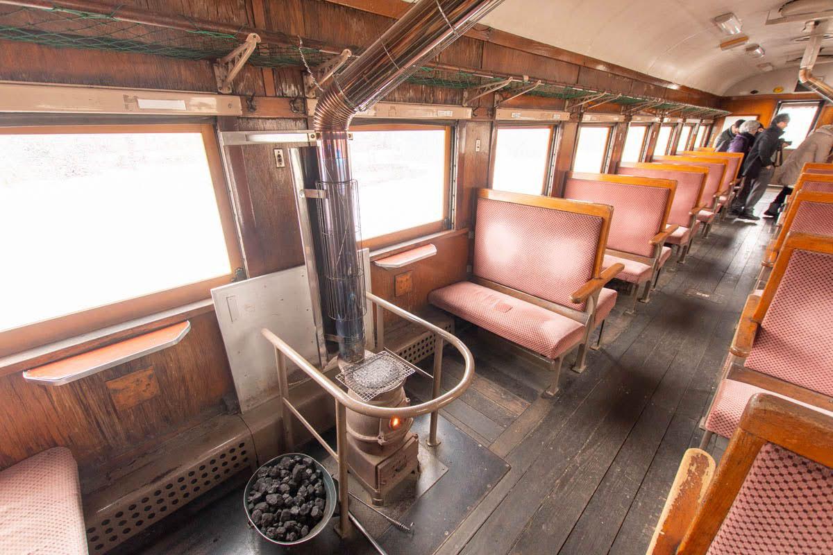 津軽鉄道のストーブ列車と風っこストーブ号の旅 | そうだ、旅行しよう