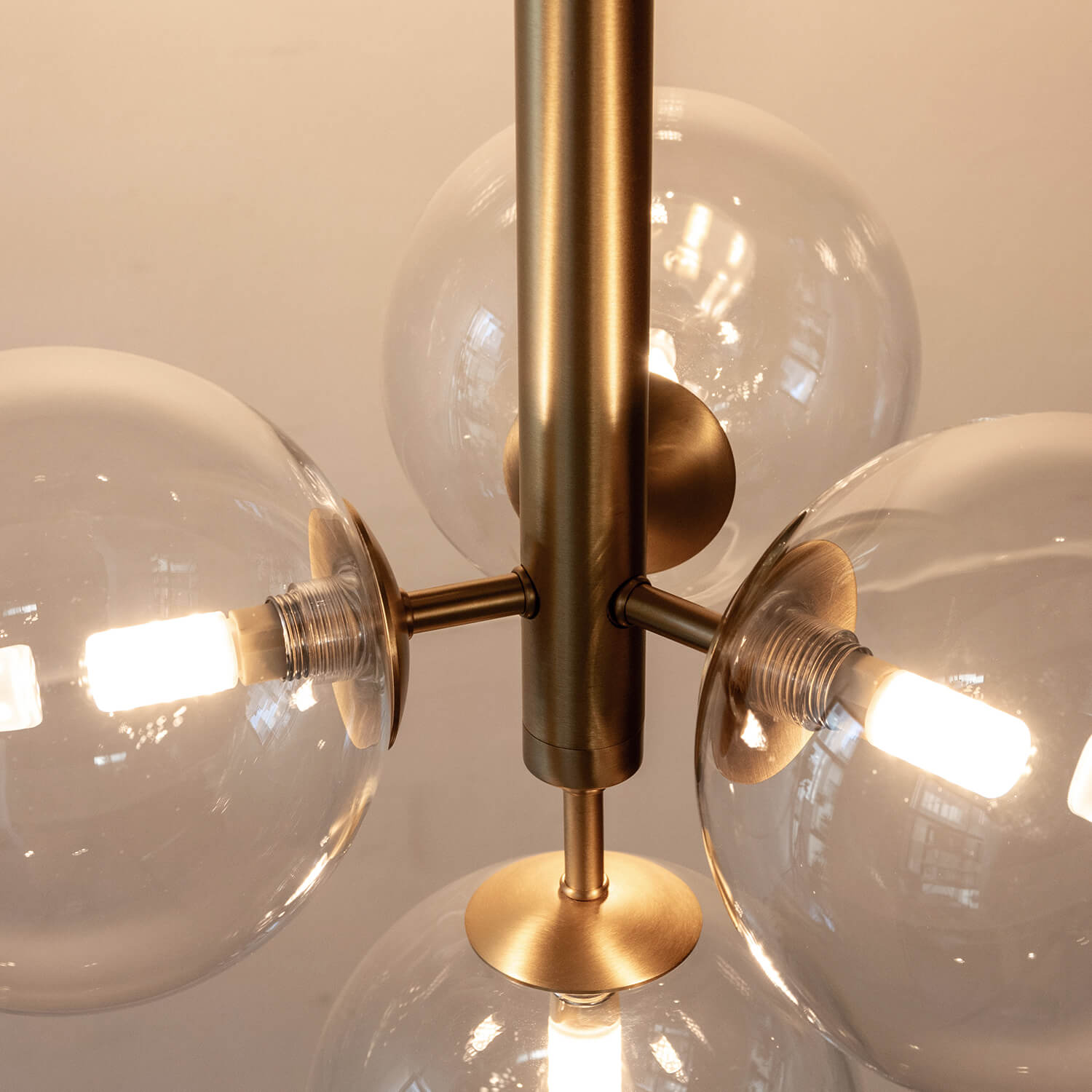 4方向に配置されたクリアガラスが特徴のペンダントライト - Ps-29