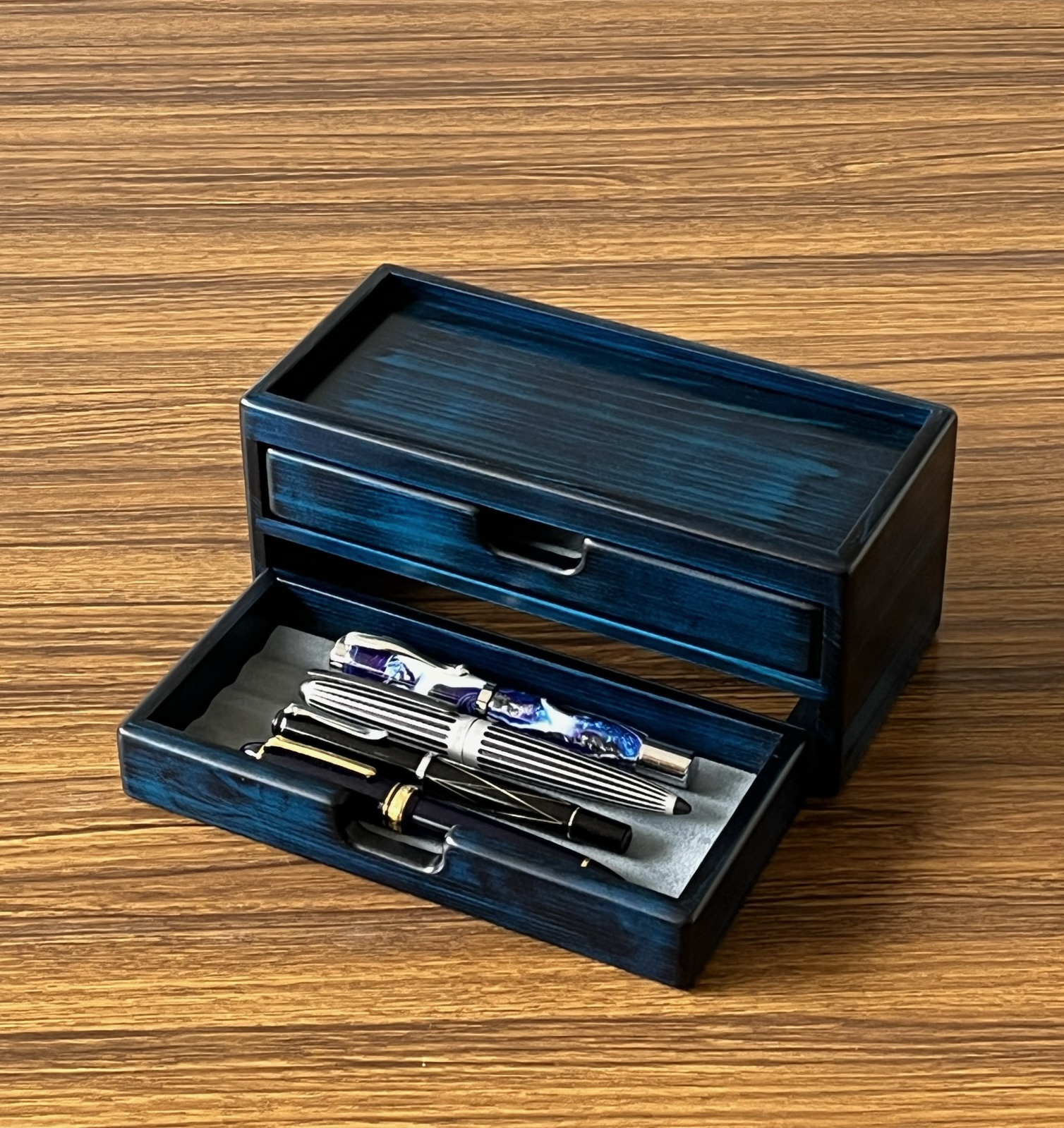 万年筆箱8ヒノキブルー [8本入れ,引出し2段,ペン皿]
