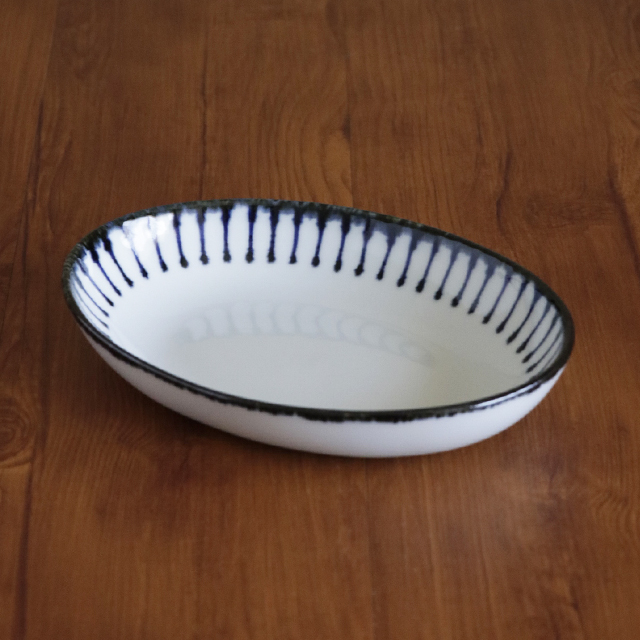 砥部焼の和食器 雲石窯の楕円皿 【砥部工房 からくさ】