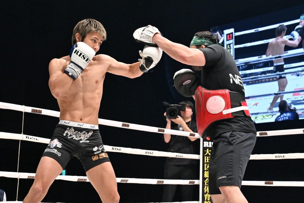 玖村将史がリング上で公開練習「RISEに新しい刺激をぶちかますために来