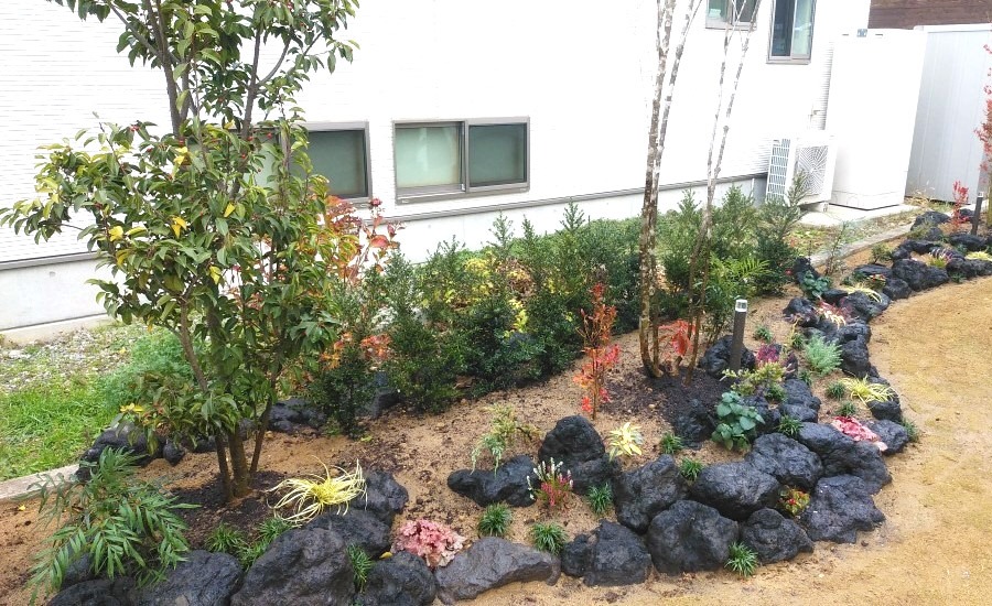 ガロック（浅間溶岩石） |長野市 松本市 塩尻市 安曇野市 外構