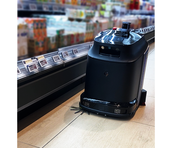 株式会社ライフコーポレーションの店舗用お掃除ロボットをリースで導入