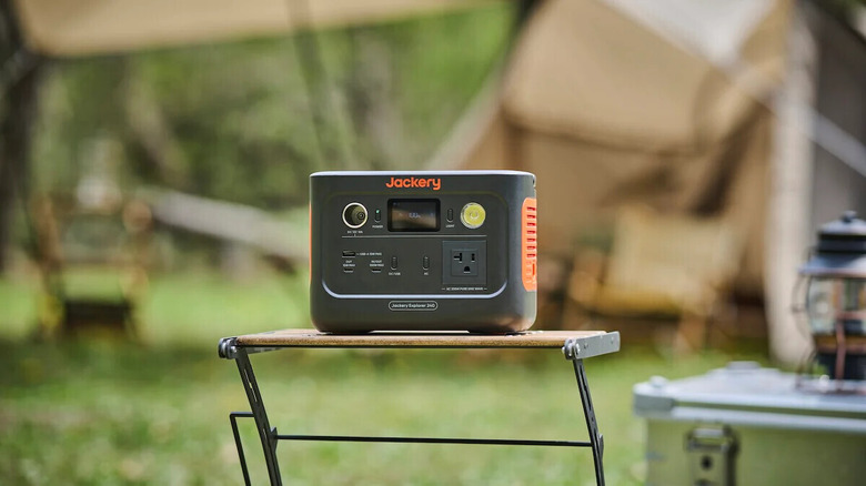 Jackeryの定番ポータブル電源240がリニューアル。出力1.5倍の300W、UPS