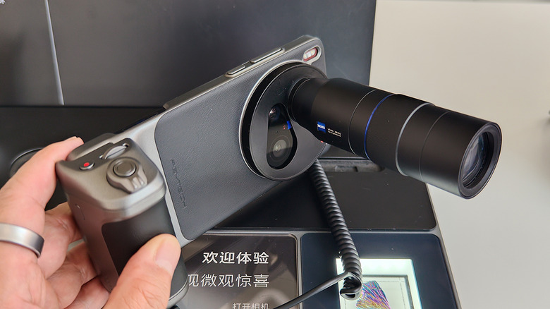 vivo X200 Ultraにロングな望遠レンズを装着したらもうスマホじゃ