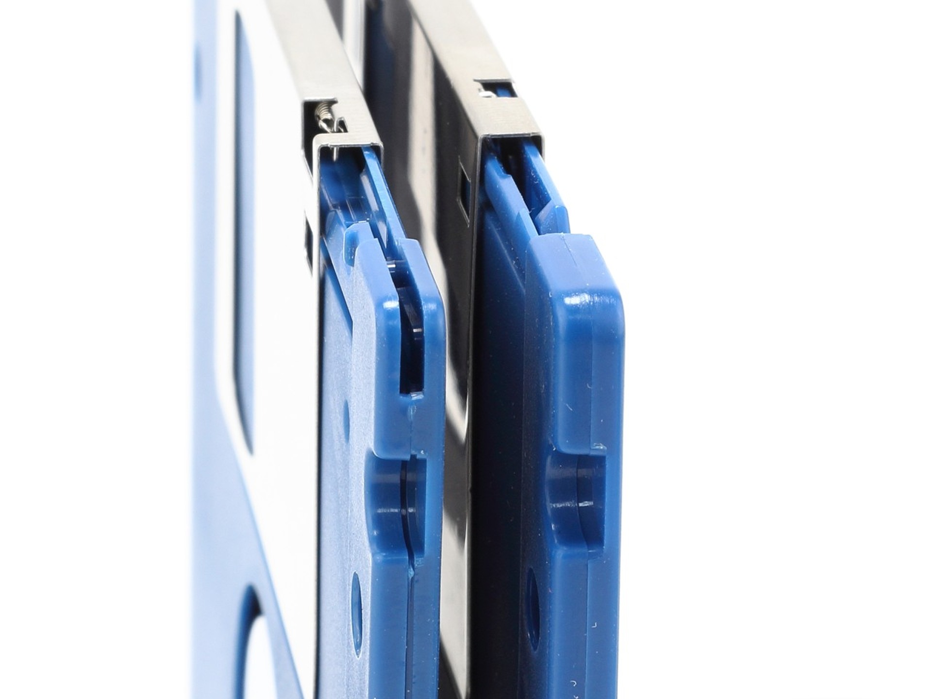 手動シャッター開閉にも対応した初期の3.5インチフロッピーディスク