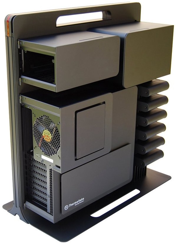 Thermaltake Level10 サーマルテイク レベル10 PCケース ASCII.jp：注目のPCケース、Thermaltake「Level10」を愛でる！ (1/2)