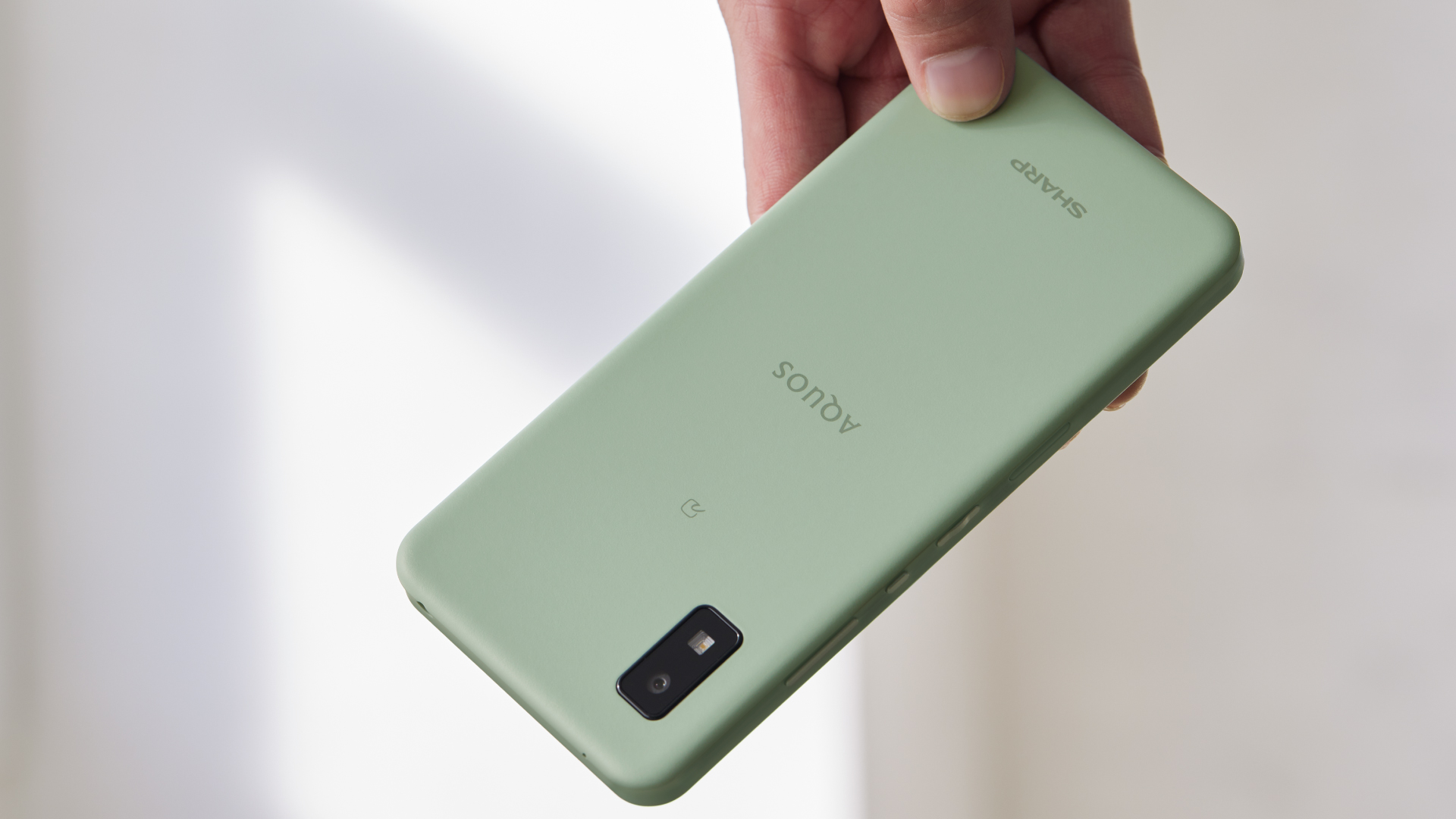 AQUOS wish SH-M20 ― ビジネス用途にも適したスマートフォン｜テック