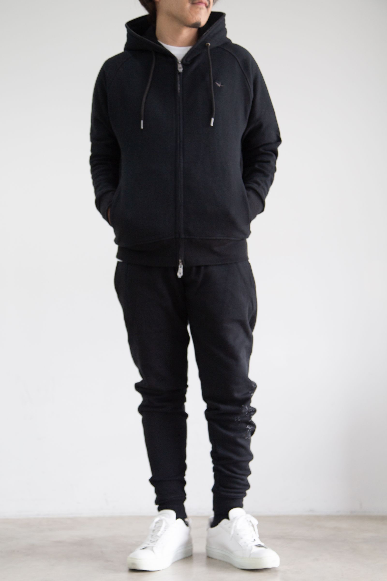 1PIU1UGUALE3 RELAX - 【セットアップ】ラインストーンロゴフーディー