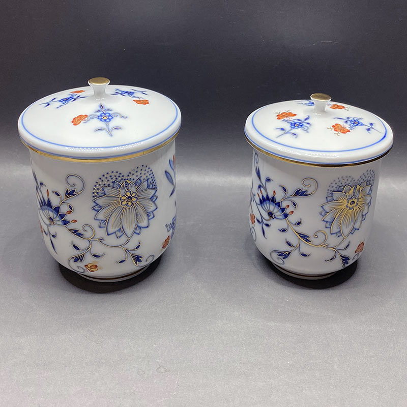 マイセン（Meissen） ブルーオニオン レッド＆ゴールド 夫婦蓋付湯呑
