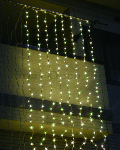 LEDウォーターフォールカーテン | イルミネーション施工・工事・企画の