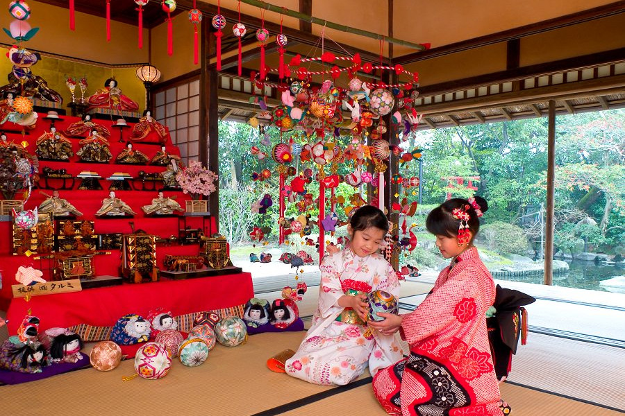 柳川雛祭り さげもんめぐり｜色とりどりのさげもんが町を彩る／柳川