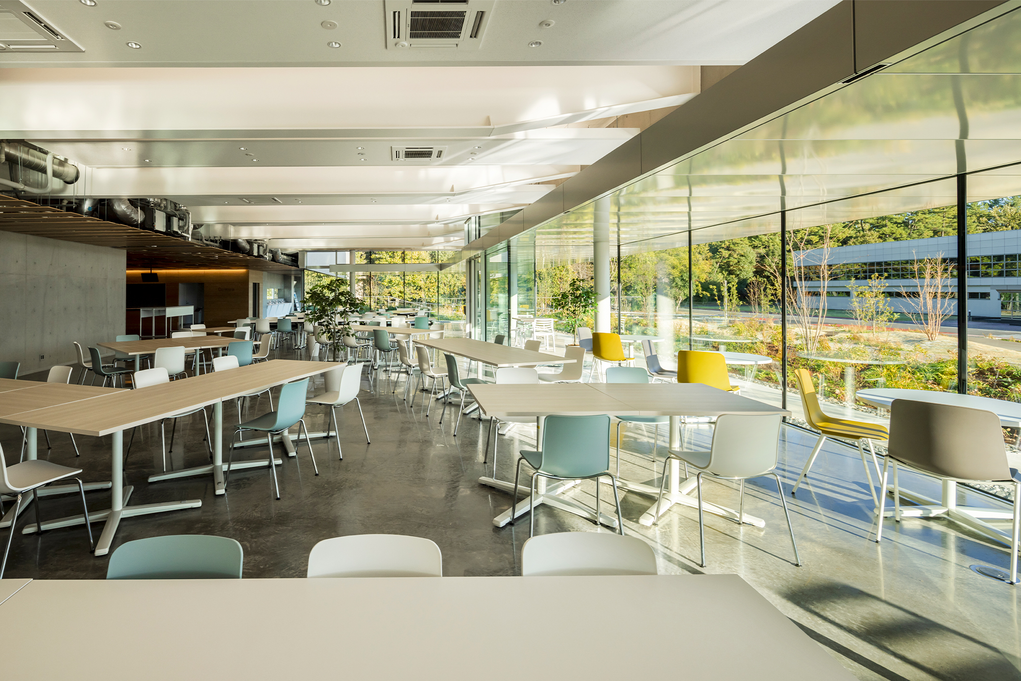 エーザイ川島工園カフェテリア・管理棟│de'-TAISEI DESIGN│大成建設