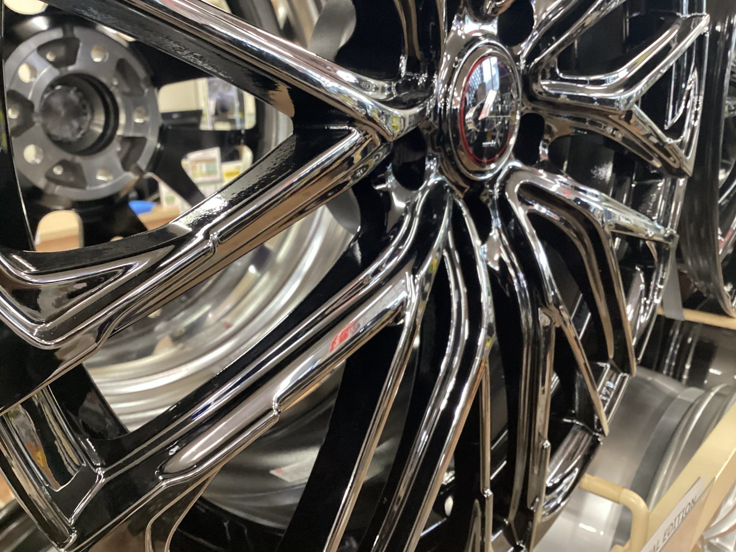 LEONIS SK ブラックメタルエディション | 店舗おススメ情報 | タイヤ館