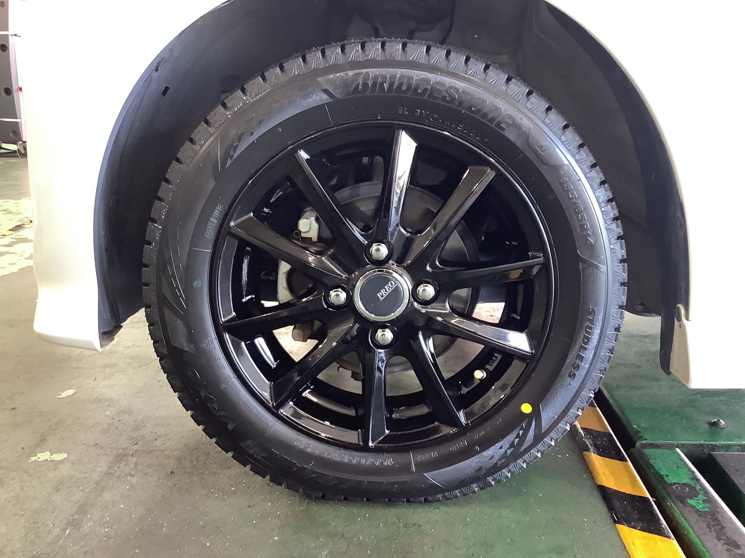 ホンダ・JF3 N-BOXカスタム】スタッドレスタイヤホイールセット取付け