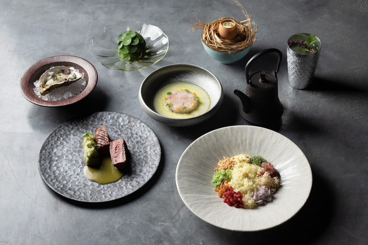 バンコクのタイ料理ミシュラン一つ星レストラン「SAAWAAN」が日本上陸