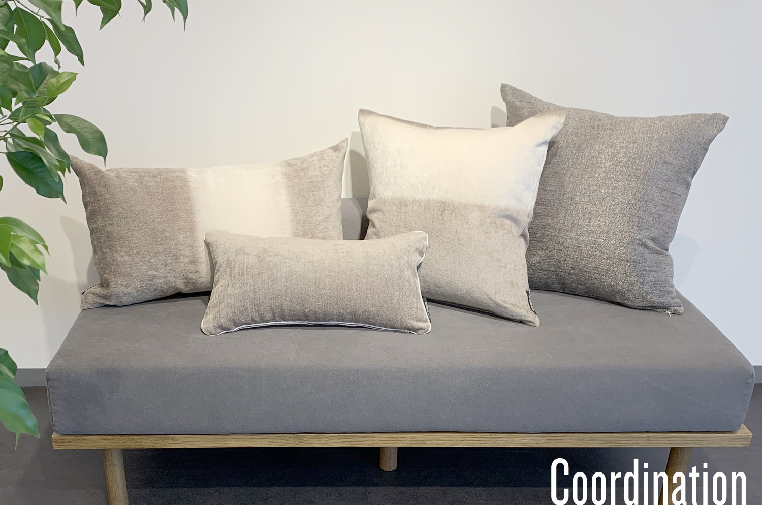 グレージュ グラデーション 横長 クッション 66×38cm 中材付 – ザ