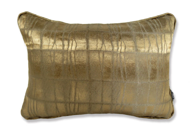 アルマーニカーザ(ARMANI/CASA)のクッションで上質空間を演出