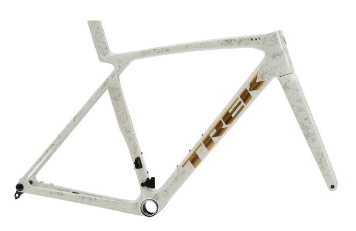 特別企画】『Madone SLR Gen8 フレームセット』 究極のエアロロードが