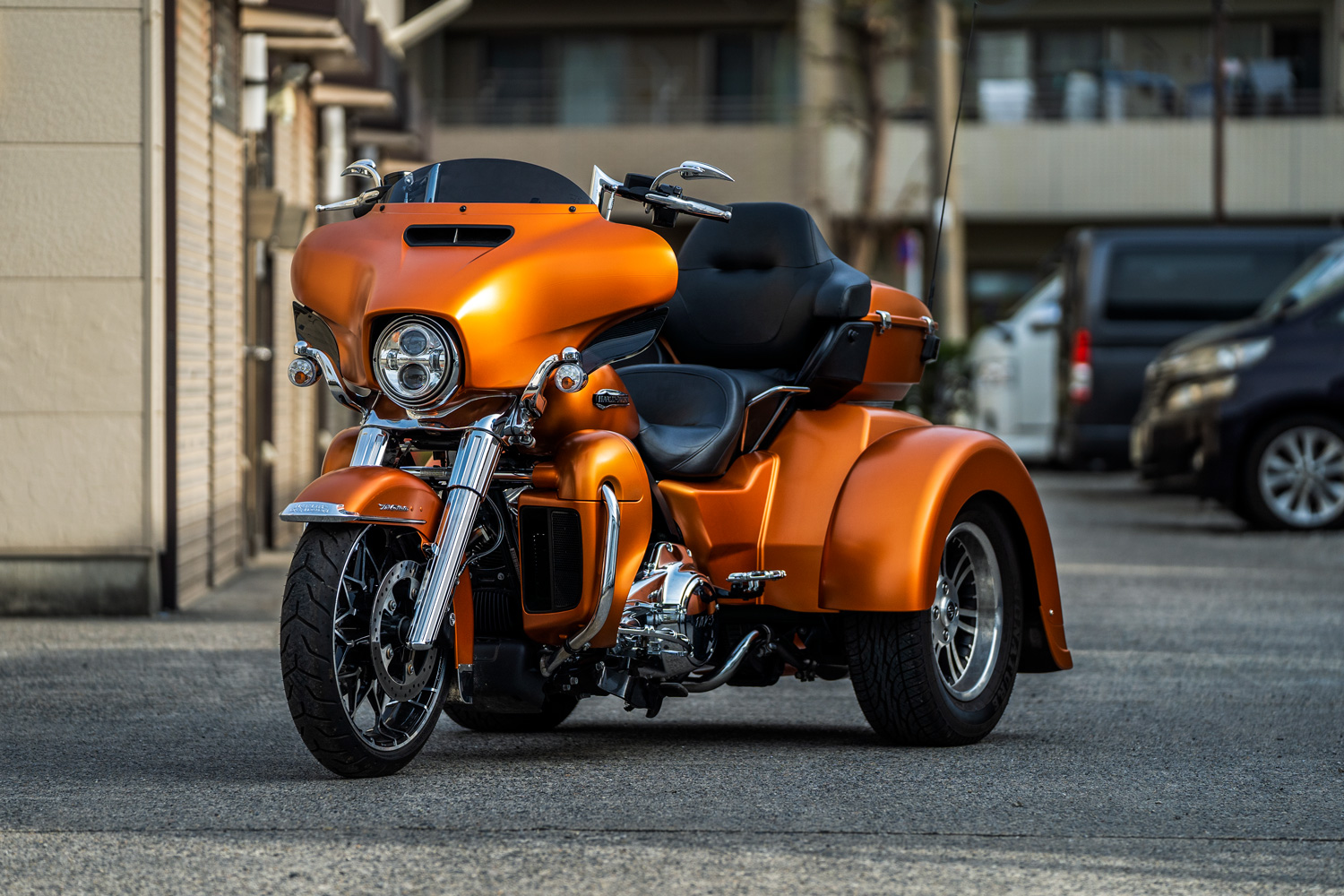 ハーレーダビッドソン】マットオレンジにフルラッピング!! | ザラップ