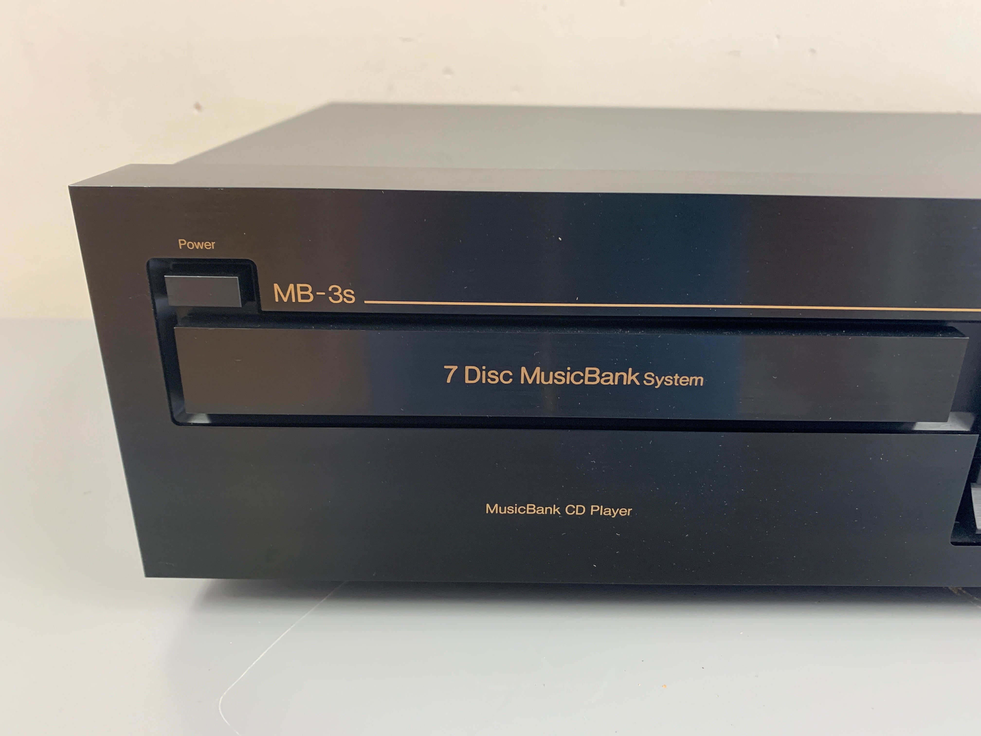 Nakamichi MB-3S Music Bank CD Player * 7 Discs – The Turntable Store