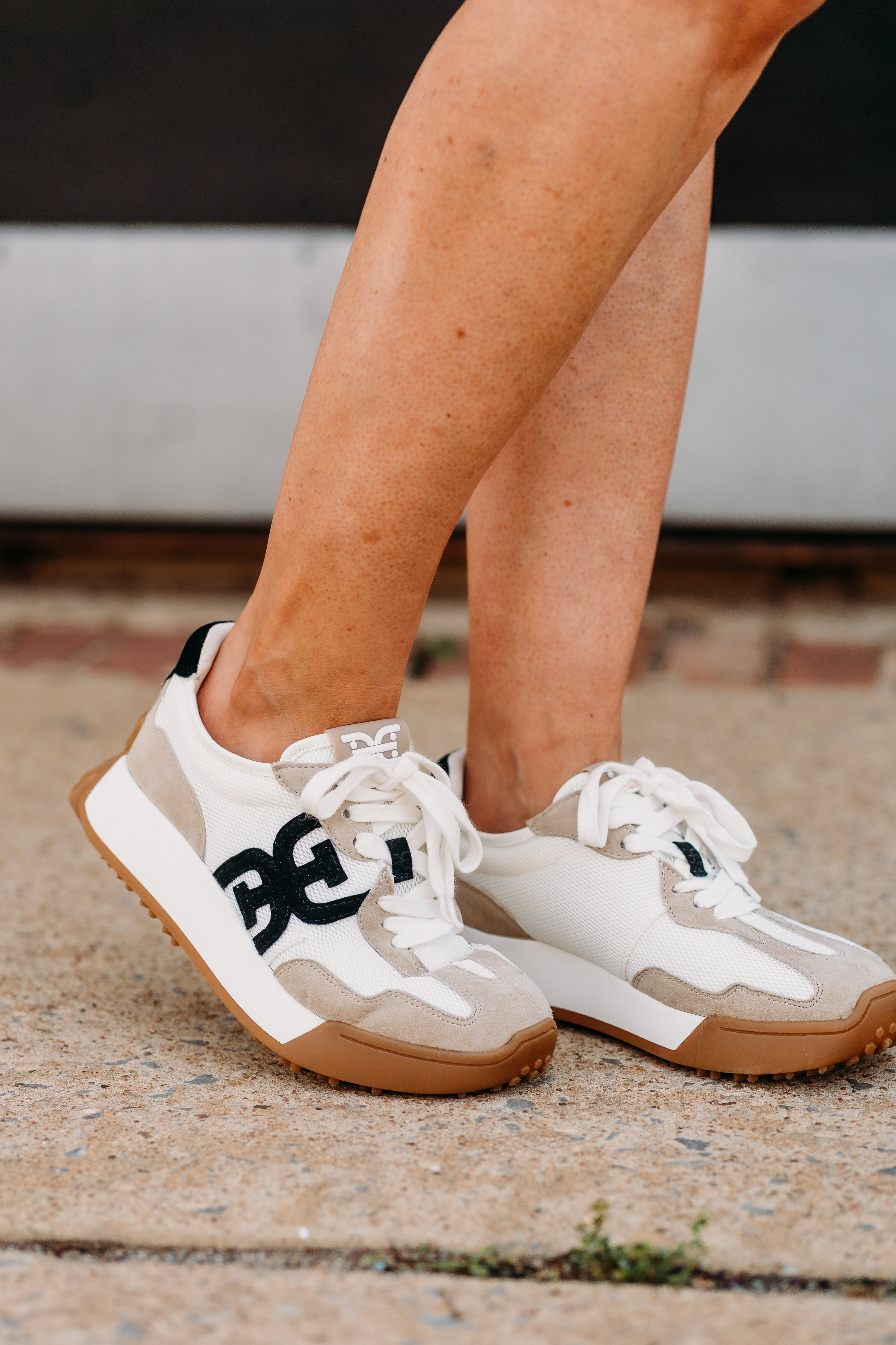 Sam Edelman Langley Lace Up Sneaker in White/Tan/Black – The Vogue