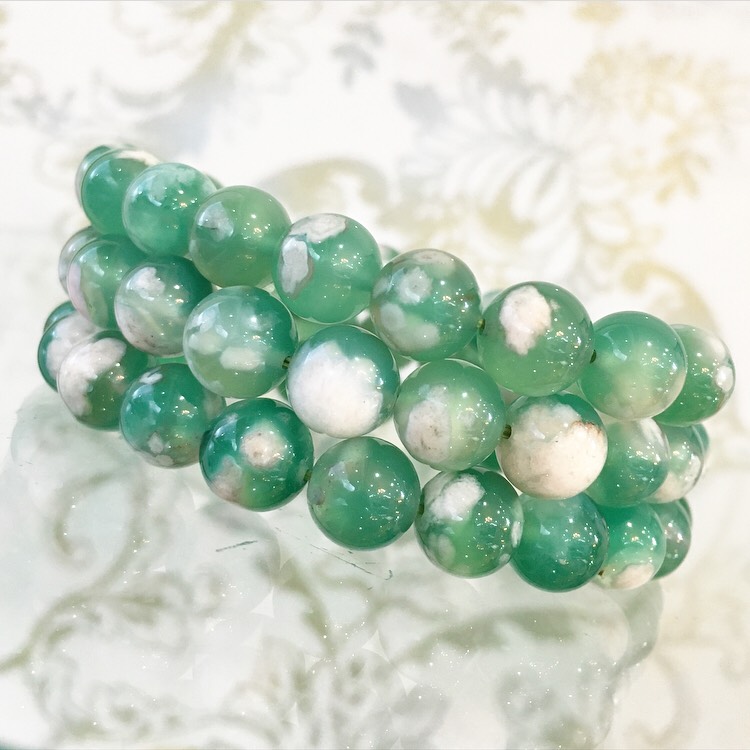 グリーン桜瑪瑙（着色あり）ブレスレット 9.2～9.8mm / Thida Stone