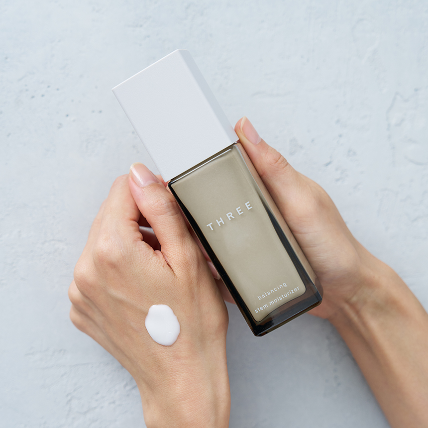 THREE バランシングステム モイスチャライザー | 乳液 | THREE（スリー