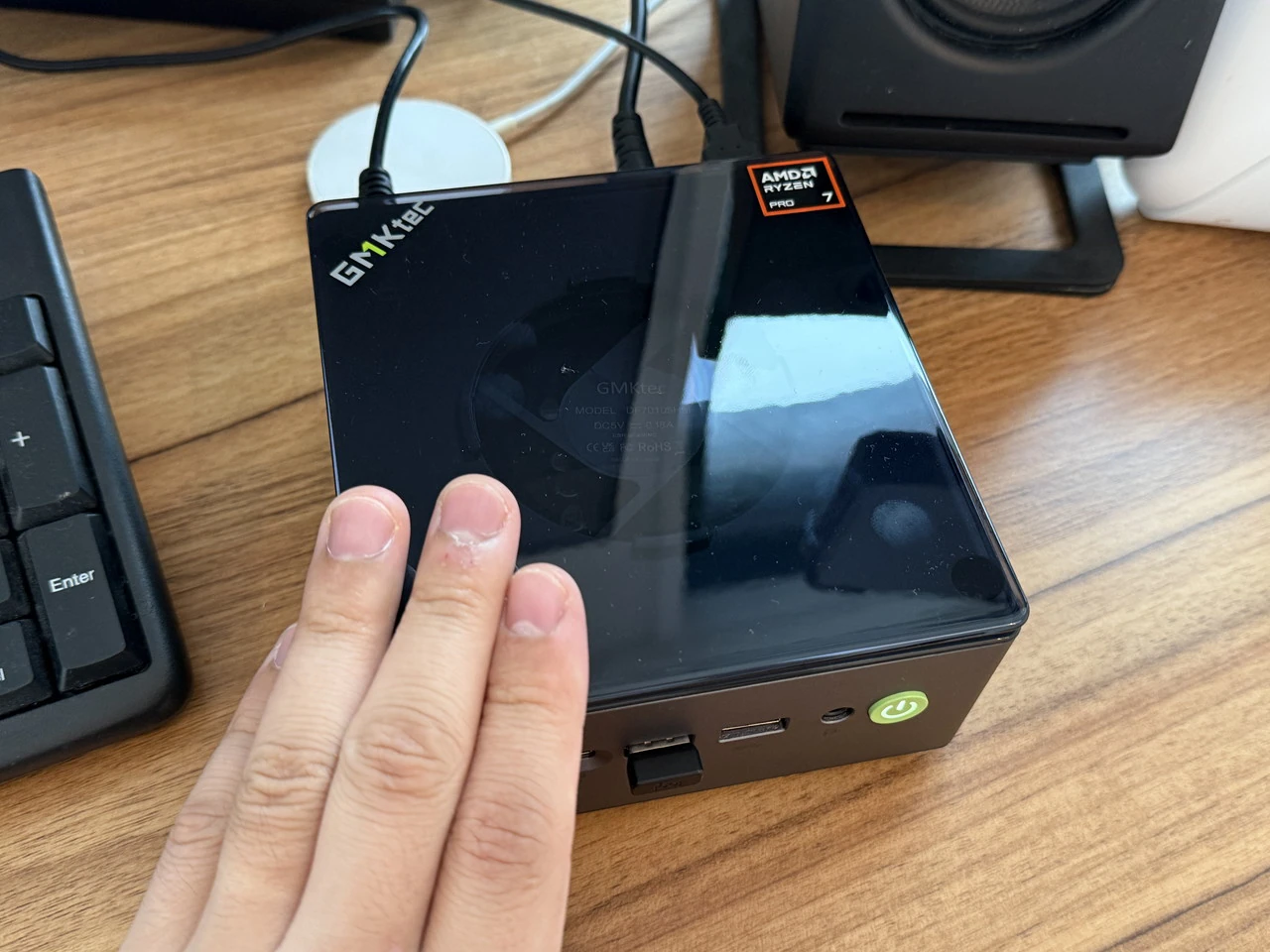 GMKtec Nucbox M7』レビュー、Ryzen 7 PRO 6850H採用、Oculinkポート