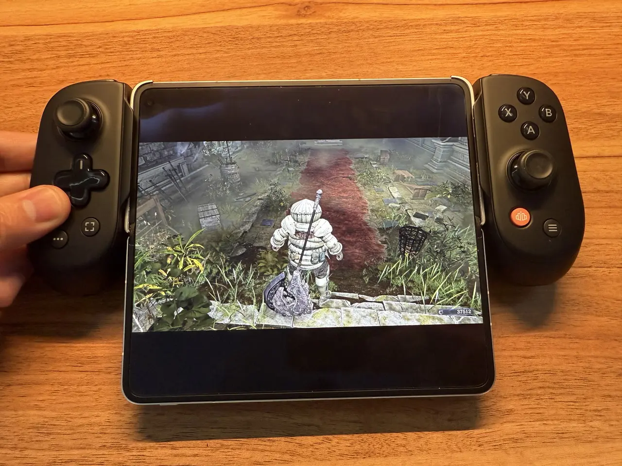 Backbone Pro』レビュー！スマホ向けゲームコントローラーの2025年