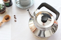 Modernakok社 ステンレスケトル 1,5L