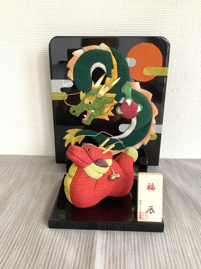 2024年の干支、辰の押し絵タペストリーが出来上がりました。/新着情報