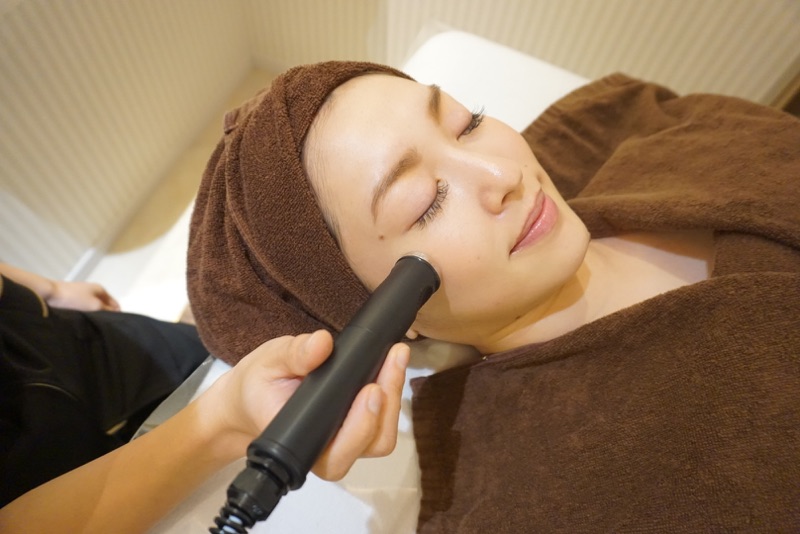 エンビロン待望のホームケア美顔器「DFモバイル」使い方・導入剤・完全