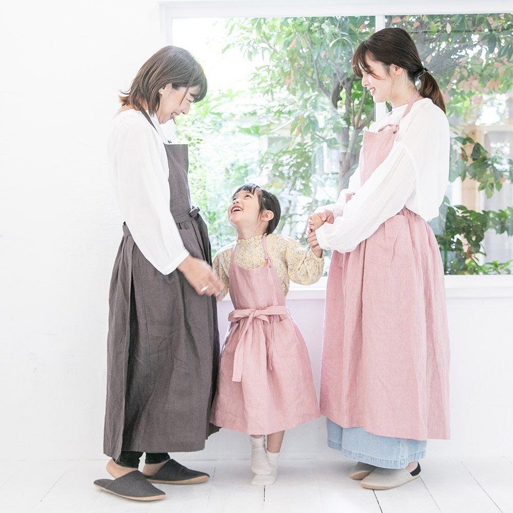 3世代で共有する】リネンキャンバスエプロンワンピース