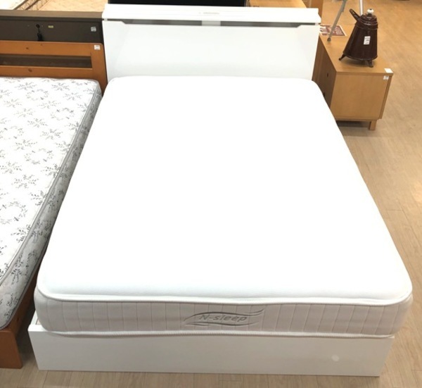 オールホワイト！ニトリのダブルベッドが新入荷！｜2020年03月06日