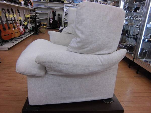 カッシーナの一人掛けソファー、ヴィコ・マジストレッティの『 ポルト