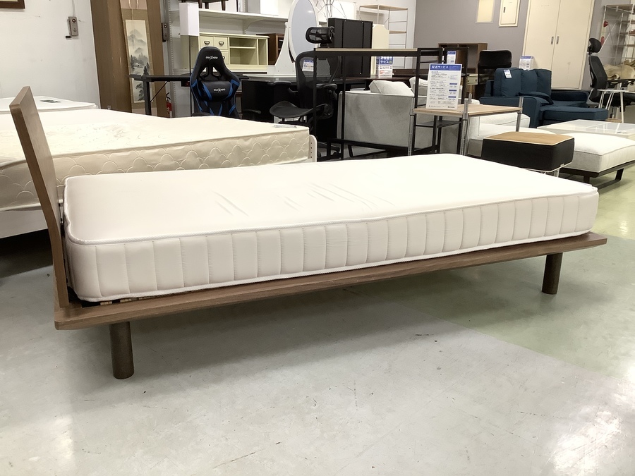 無印良品 ベッドフレーム・シングル・ウォールナット材・すのこ仕様が