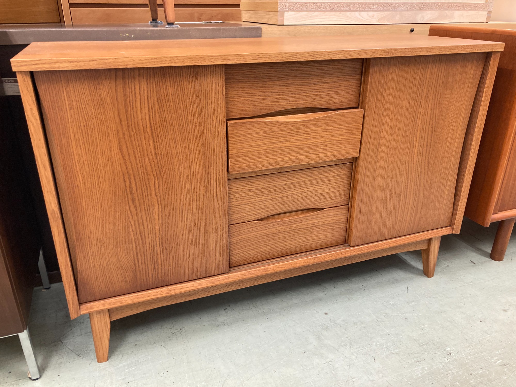 UNICO（ウニコ)のキャビネットSIGNEが買取入荷しました！！｜2023年10