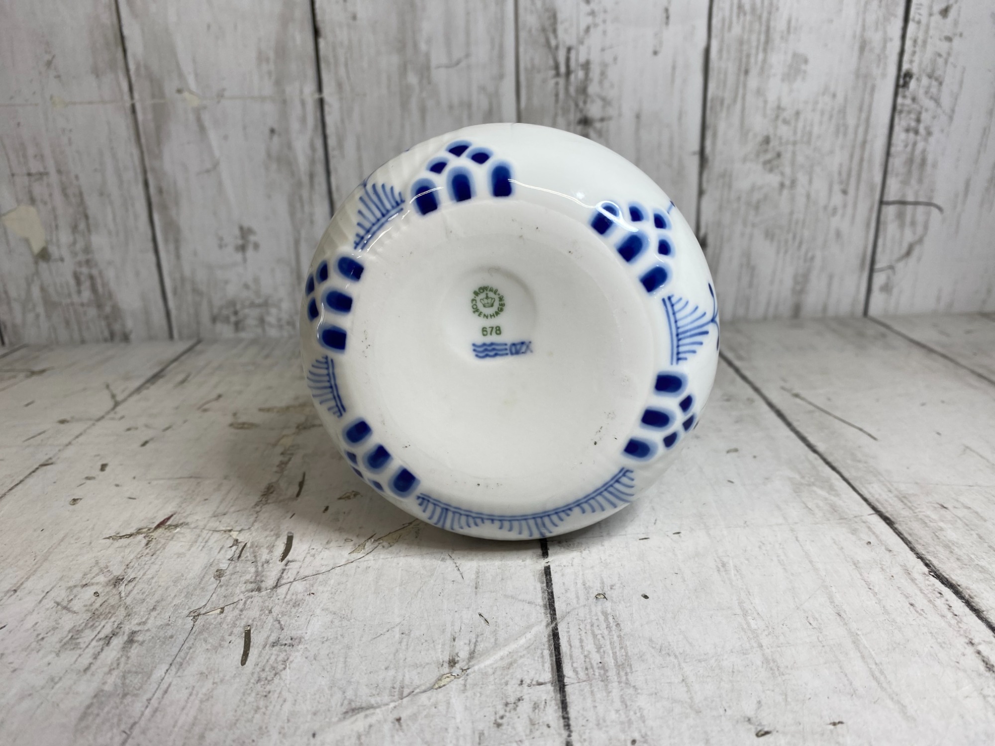 ROYAL COPENHAGEN（ロイヤルコペンハーゲン）ブルーエレメンツの花瓶が