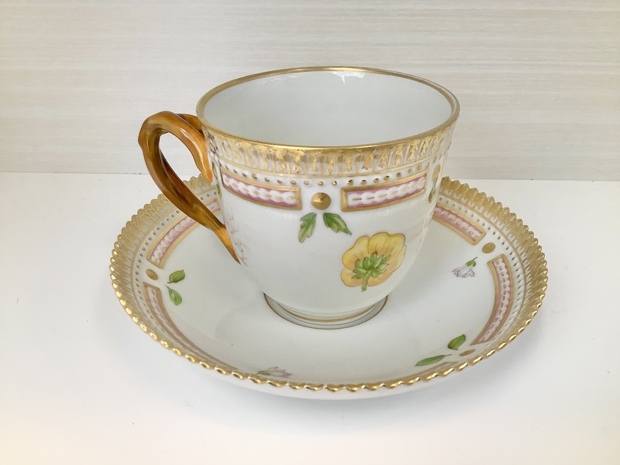 ROYAL COPENHAGEN(ロイヤルコペンハーゲン)のフローラダニカが入荷して