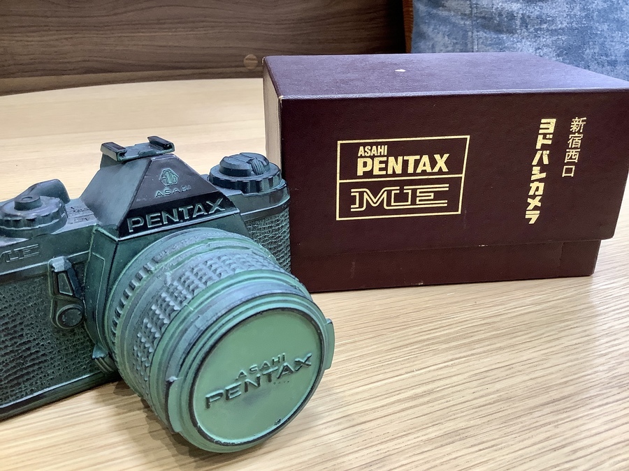PENTAX(ペンタックス)鋳物カメラ型貯金箱 ヨドバシカメラ西口贈呈品 が