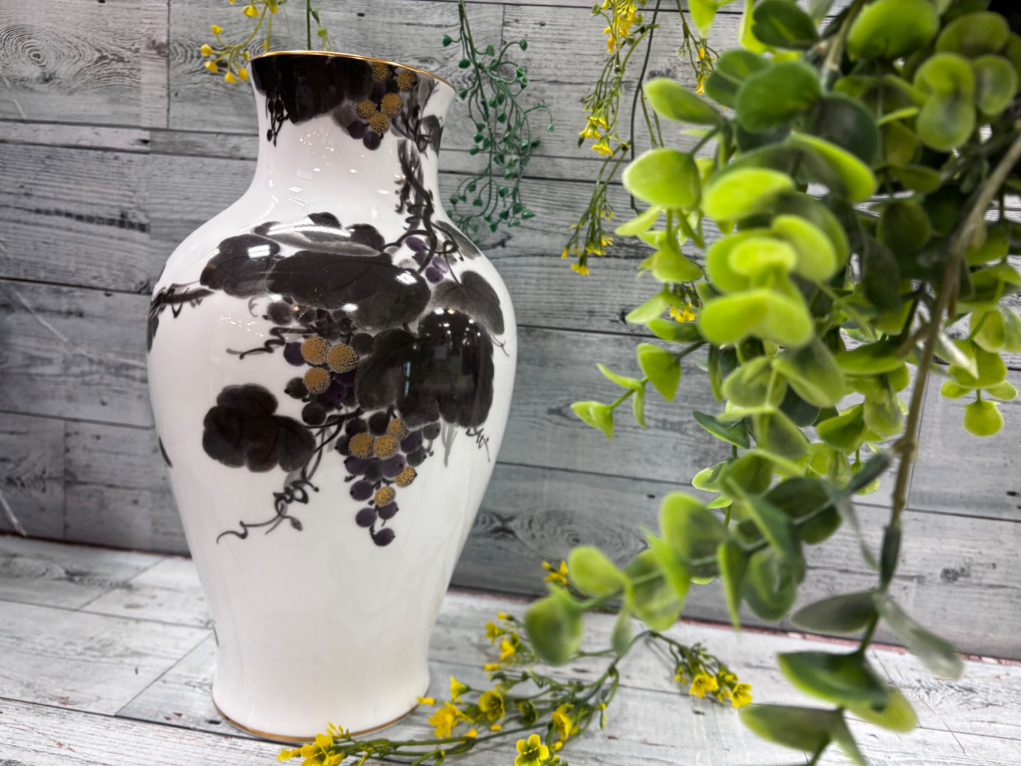 大倉陶園 金触 ブドウ 葡萄 花瓶 【公式通販】